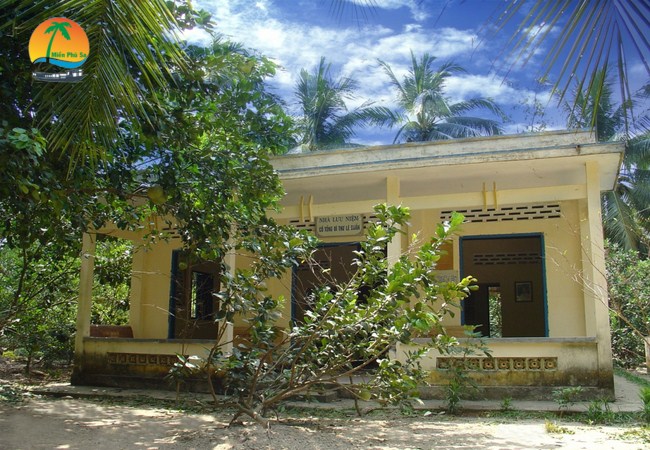 Di tích ngôi nhà ông Nguyễn Văn Trác - Du lịch Bến Tre